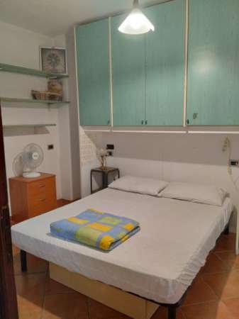 Foto Camera con bagno utenze incluse