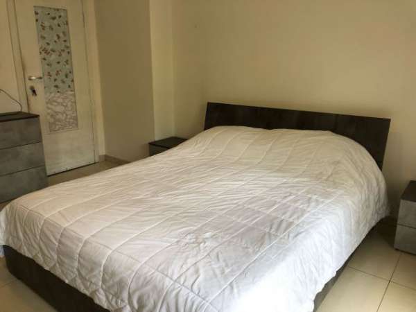Foto Camera con letto matrimoniale e balcone
