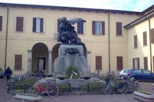Foto Camera condivisa a pochi minuti da Milano vicino metro