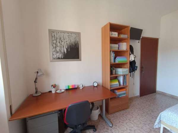 Foto Camera di fronte universit  medicina