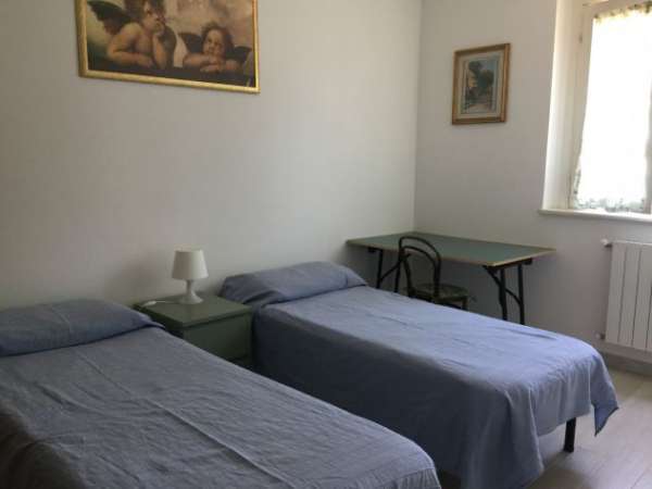 Foto Camera doppia con bagno privato Roma