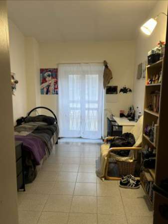 Foto Camera in affitto per studentessa universitaria