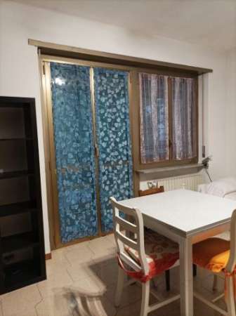 Foto Camera in affitto/ Room for rent