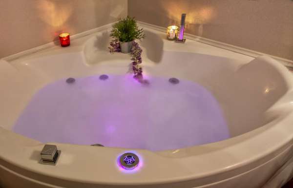 Foto camera lovley vasca idromassaggio self check