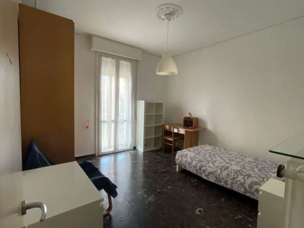 Foto CAMERA SINGOLA  STUDENTESSE E/O STAGISTE