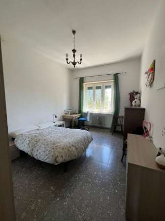 Foto Camera singola a Pisa in zona centro
