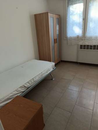 Foto camera singola angolo via Zanardi