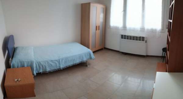 Foto Camera singola angolo via Zanardi