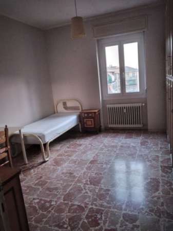 Foto Camera singola arredata vicinanze metro VOLTA