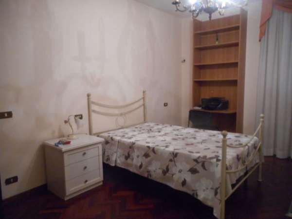 Foto Camera singola con bagno privato a canone concordato � 384