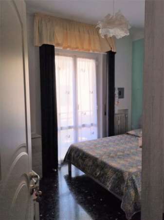 Foto Camera singola con balcone a Sestri Ponente dal 1 GENNAIO