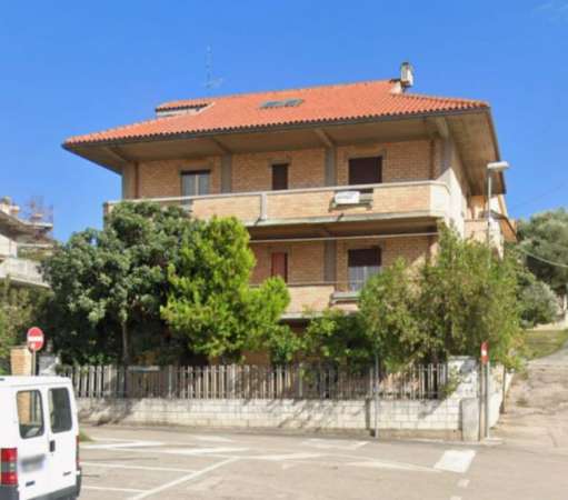 Foto Camera singola con balcone a studentessa
