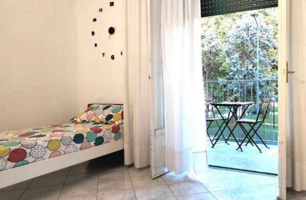 Foto Camera singola con balcone e Wi-Fi MECENATE - no agenzia