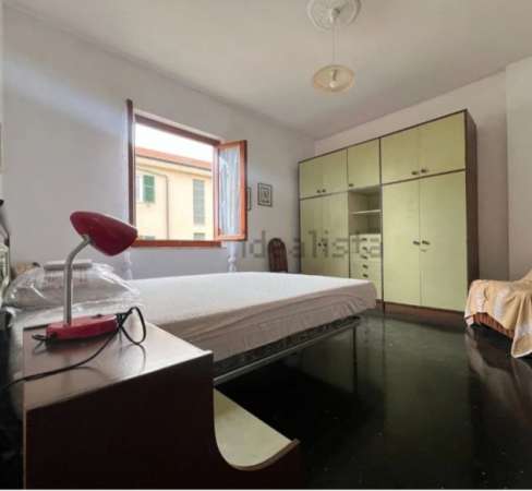 Foto Camera singola ideale x lavoratore SAVONA LEGINO 320�