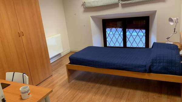 Foto CAMERA SINGOLA IN CAMPLUS CASTELLO - PIENO CENTRO STORICO - DAL 1/03/26