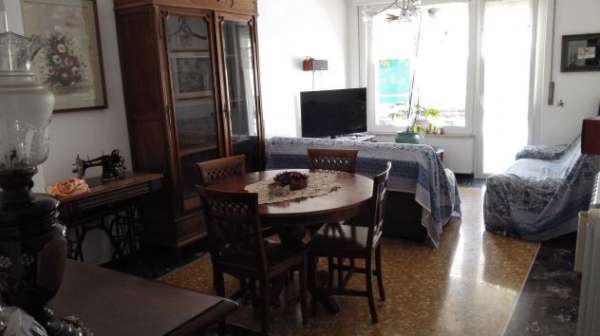 Foto camera singola in palazzo signorile