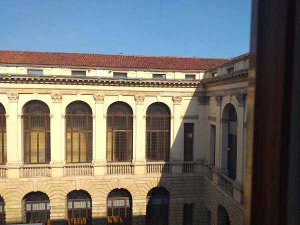 Foto CAMERA SINGOLA IN PIENO CENTRO STORICO A VICENZA PER RAGAZZA