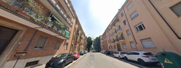 Foto Camera SINGOLA in Quadrilocale RISTRUTTURATO