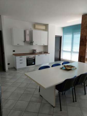 Foto CAMERA SINGOLA IN VIALE CAVOUR A 410 EURO MENSILI