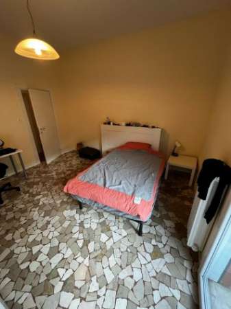 Foto Camera SINGOLA per LAVORATORE Bologna VIA SENZANOME