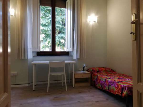 Foto Camera singola per ragazza via Corridoni