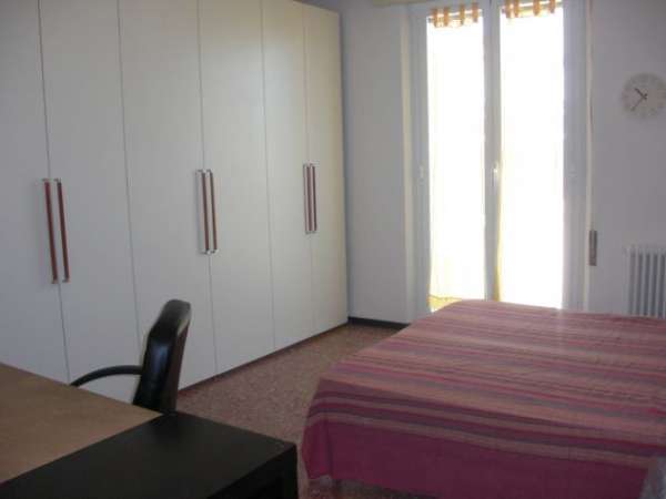 Foto Camera singola per ragazzo studente