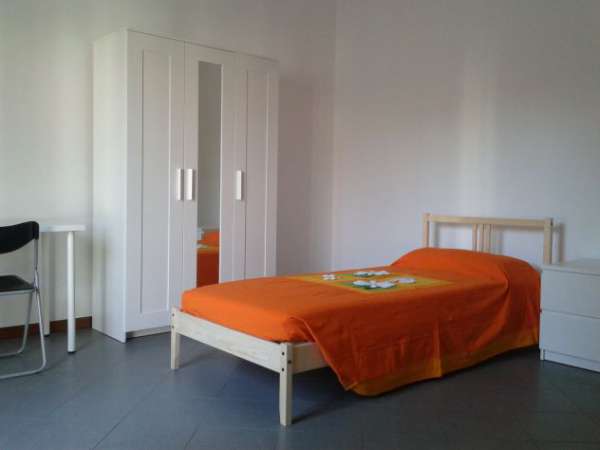 Foto Camera singola per studentessa universitaria, libera da Gennaio