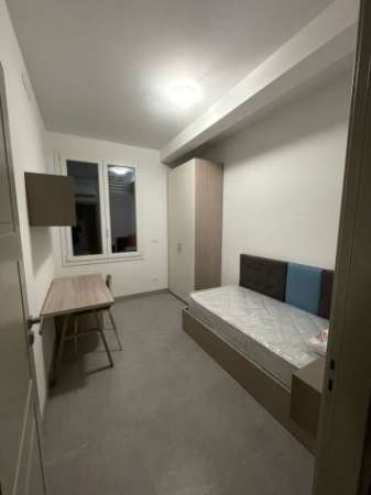 Foto Camera SINGOLA per STUDENTI Bologna VIA IRNERIO