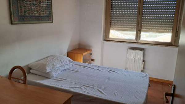 Foto camera singola zona eur torrino