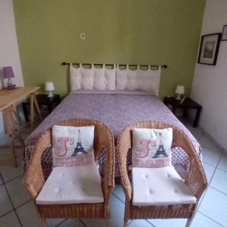 Foto Camera singola zona San Salvi libera subito SOLO FEMMINE