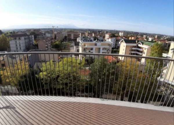 Foto Camera studentessa Chieti scalo centro stazione
