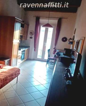 Foto CAMERA VIA DI ROMA 350