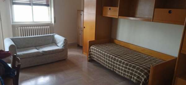 Foto Camere ammobiliate vicino facolt