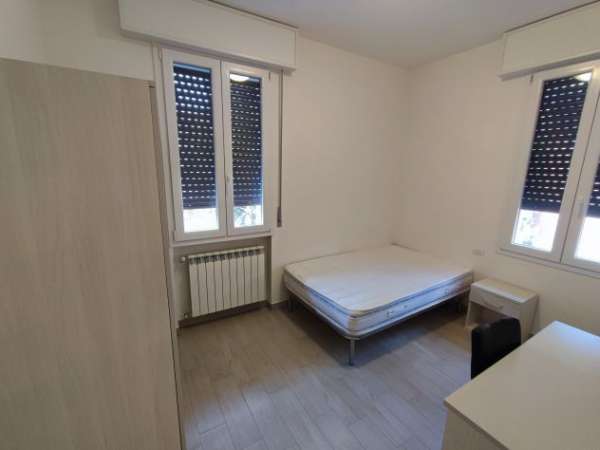 Foto Camere arredate moderne x studentesse