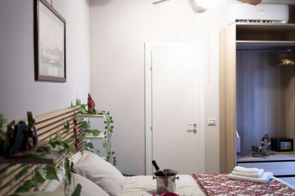 Foto Camere con bagno privato  Napoli centro  Ideale per studenti