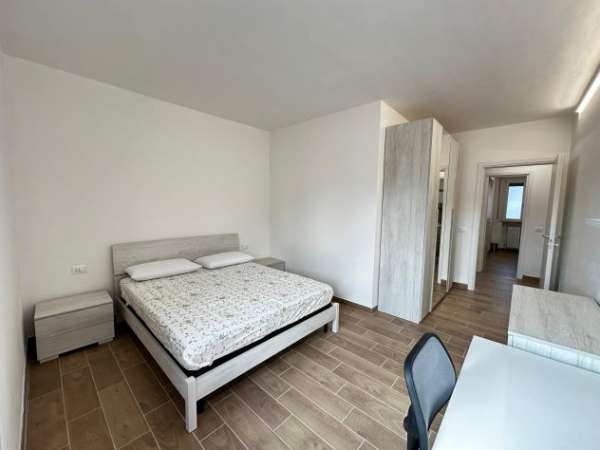 Foto camere matrimoniali per studentessa zona UNIVERSITA'