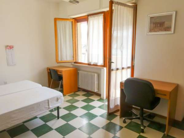 Foto Camere singole per studenti a PESCARA Pineta