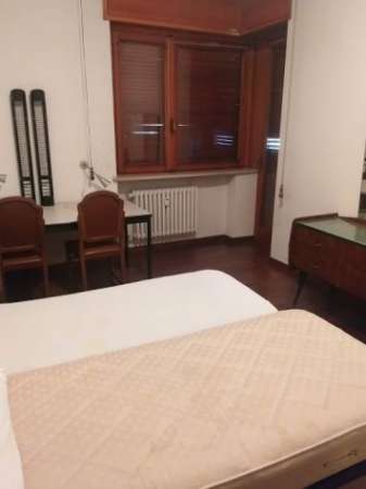 Foto Camere singole vicino fermata metr RIVOLI