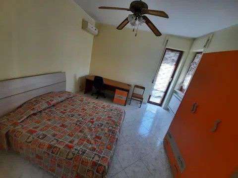 Foto CAMERE x STUDENTI a CATANZARO LIDO