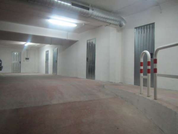 Foto cantina asciuttissima raggiungibile con l'auto