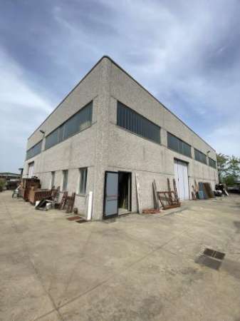 Foto Capannone / Fondo in affitto a Casalpusterlengo