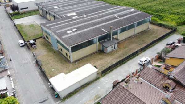 Foto Capannone / Fondo in affitto a Castiglione d'Adda