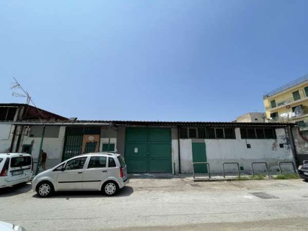Foto Capannone 330 mq con licenza produzione