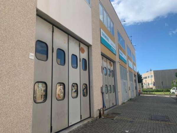 Foto Capannone artigianale in affitto a Livorno 409 mq  Rif: 1317496