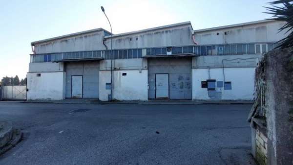Foto CAPANNONE C/3 ARTIGIANALE MQ 360 TRA  CASALNUOVO E AFRAGOLA
