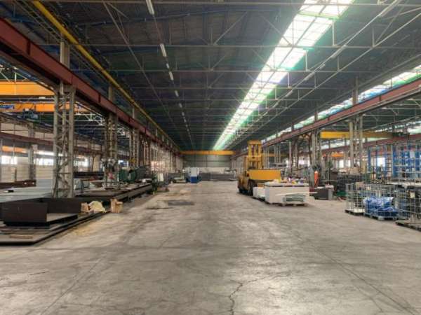 Foto Capannone con carroponte