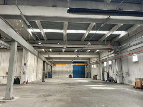 Foto Capannone con carroponte