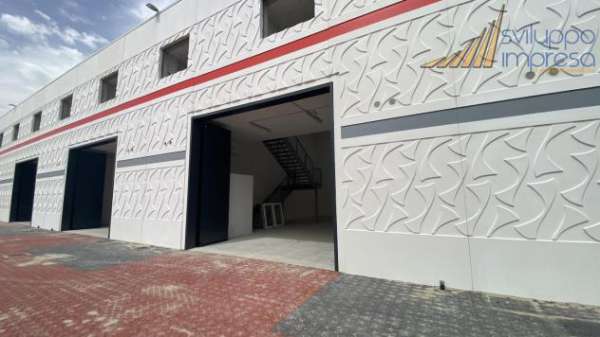 Foto CAPANNONE CON UFFICI DI RECENTE COSTRUZIONE IN AFFITTO A CONCOREZZO