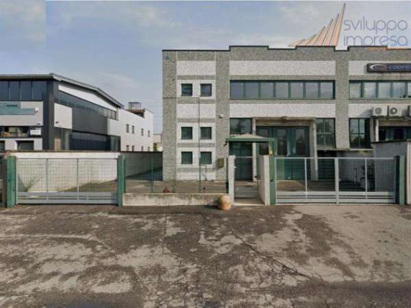 Foto CAPANNONE CON UFFICI IN AFFITTO A DESIO