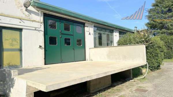 Foto CAPANNONE CON UFFICI IN AFFITTO A USMATE VELATE